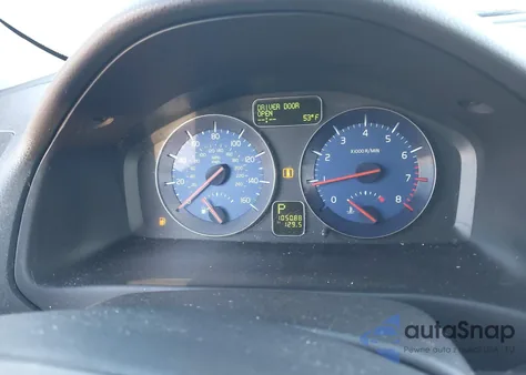 2011 Volvo C30 T5/T5 R-Design z USA, uszkodzony, nr VIN YV1672MK3B2232039